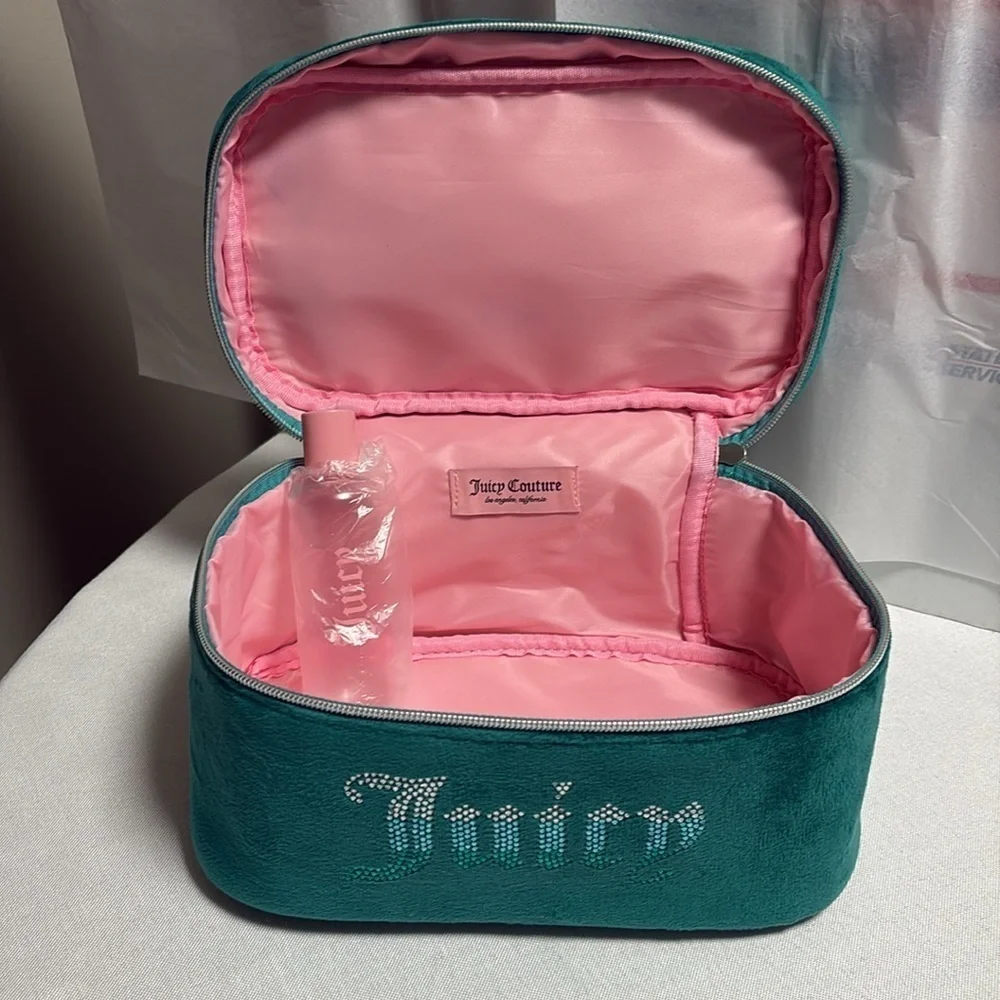 JUICY COUTURE Travel Cosmetic Bag, NWT. Beautiful Color.